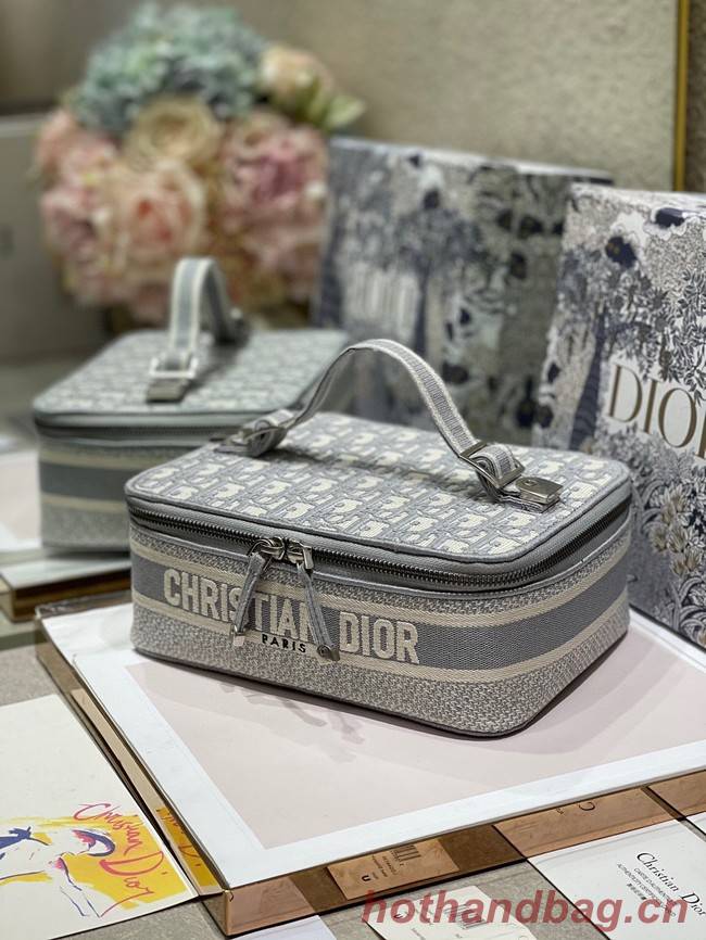 DIOR DIORTRAVEL VANITY CASE grey Dior Oblique Embroidery S5481VR