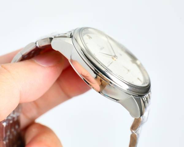 Omega Watch OMW00866-1