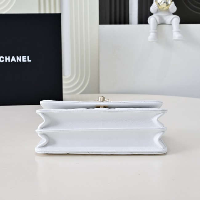 Chanel CLUTCH WITH CHAIN AB4293 white