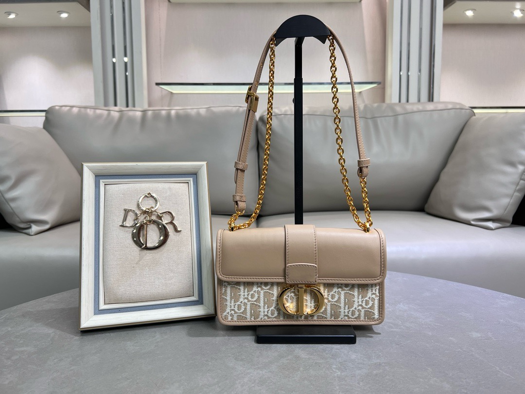 Dior Oblique Jacquard and Natural Smooth Calfskin 30 Montaigne East-West Bag with Chain M9334UDDS