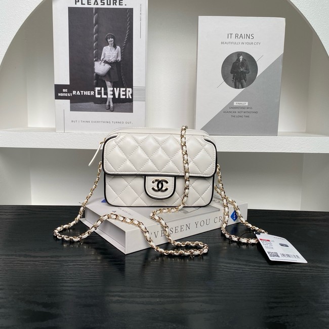 Chanel CLUTCH WITH CHAIN AP4516 White & Black
