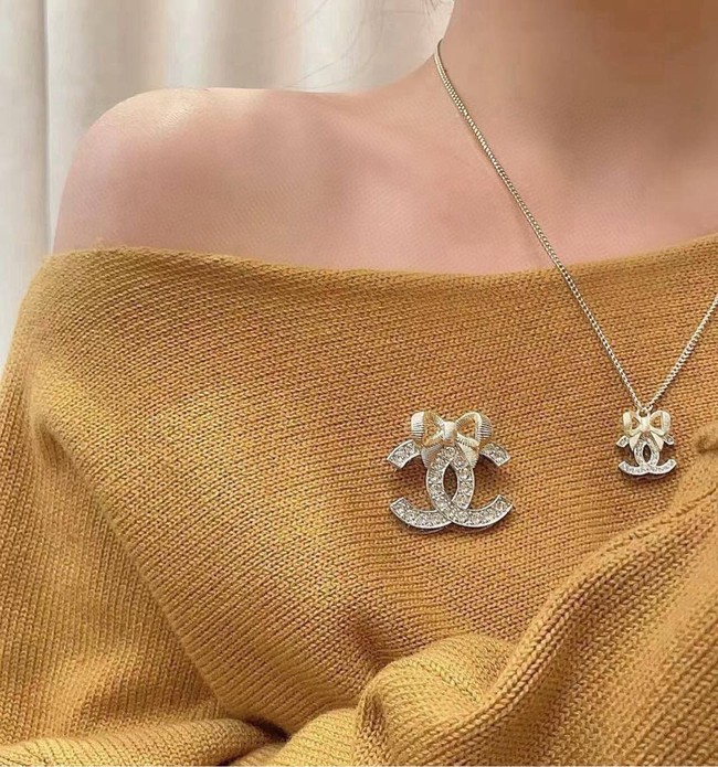 Chanel brooch CE16752