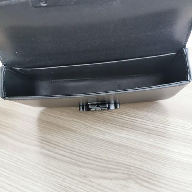 Celine CHAIN SHOULDER BAG TRIOMPHE IN SHINY CALFSKIN 197992 black&black Hardware