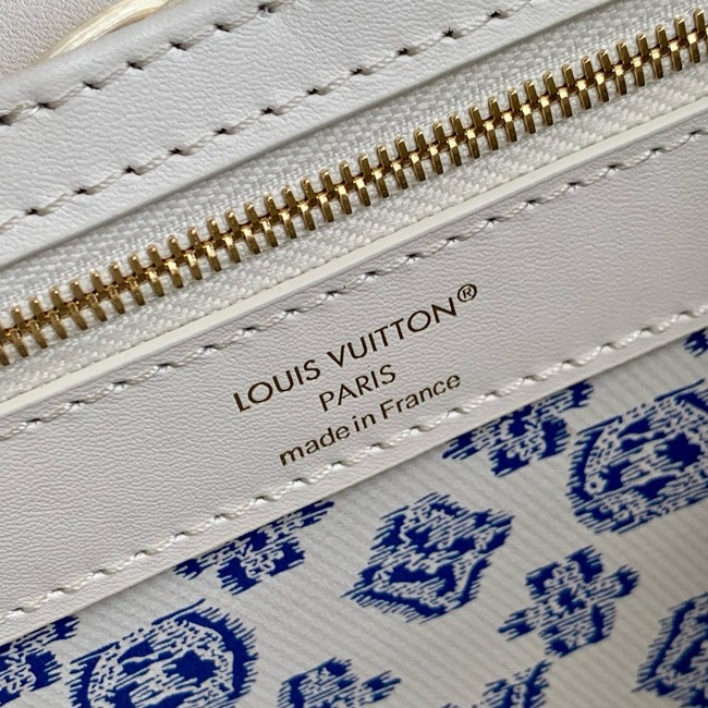 Louis Vuitton Capucines Mini M11617 white