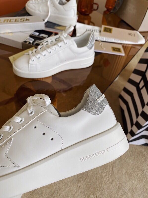 GOLDEN GOOSE DELUXE BRAND Flat shoes 45016-2