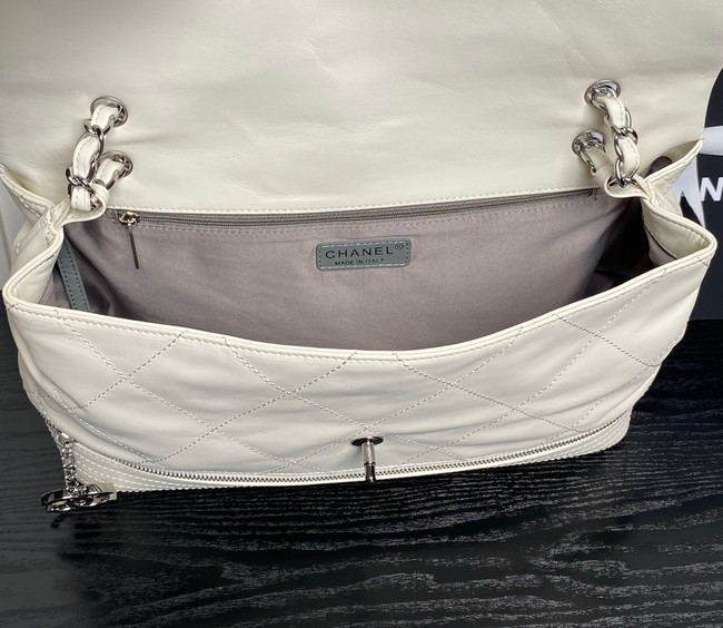 CHANEL Lambskin Shoulder Bags 9902 white