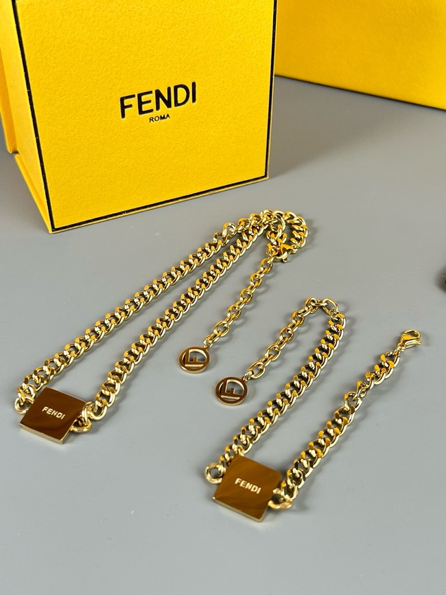 Fendi necklace CE81002