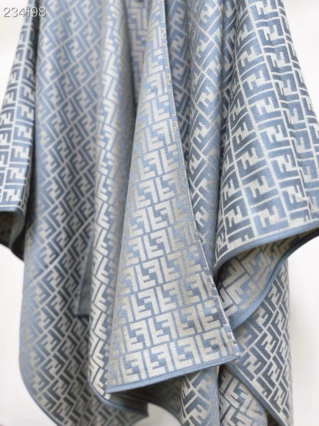 Fendi Cape Double-sided cashmere FDC35909