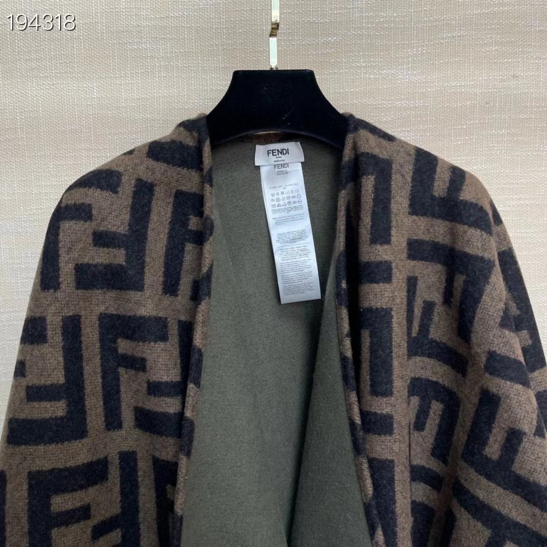 Fendi Cape Double-sided cashmere FDC35914
