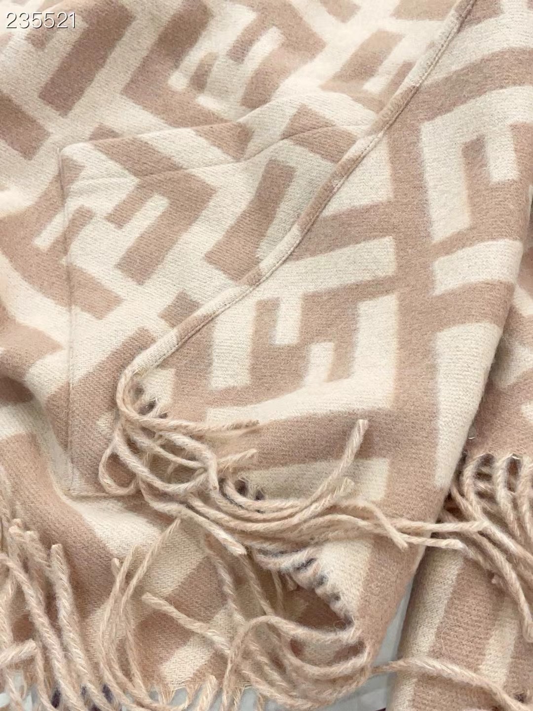 Fendi Cape Double-sided cashmere FDC35917