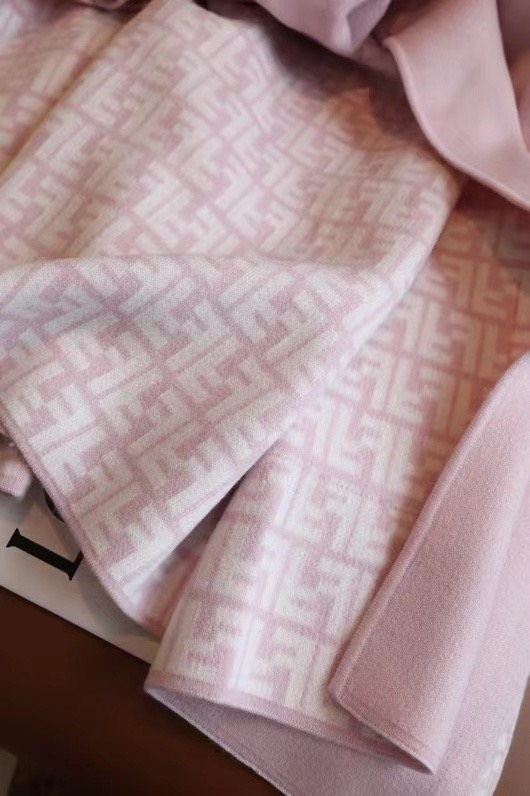 Fendi Cape Double-sided cashmere FDC35904