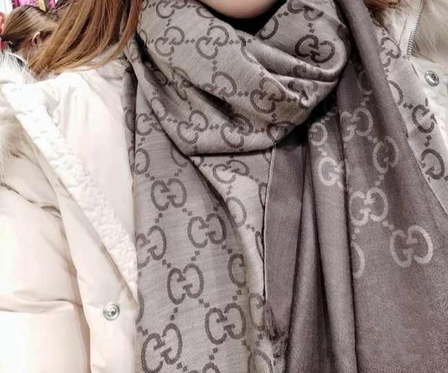 Gucci rinted GG cotton wool lame shawl 845243-4