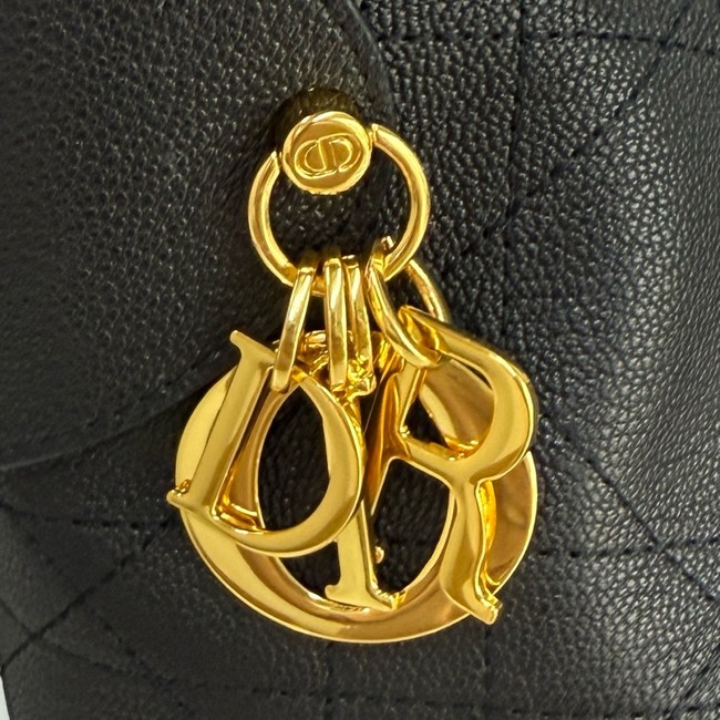 Medium Dior Voyage Bag Black Flat Macrocannage Grained Calfskin M2846UJ