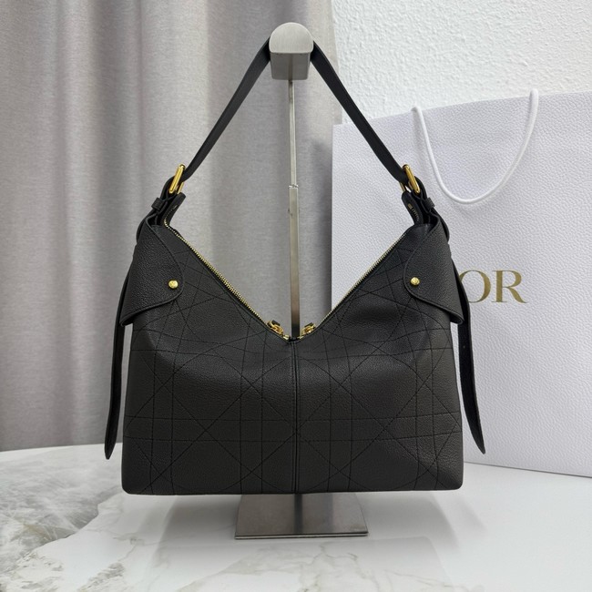 Medium Dior Voyage Bag Black Flat Macrocannage Grained Calfskin M2846UJ