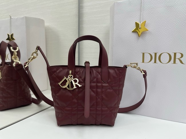 Small Dior Toujours Vertical Tote Bag Macrocannage Crinkled Calfskin M2835 burgundy