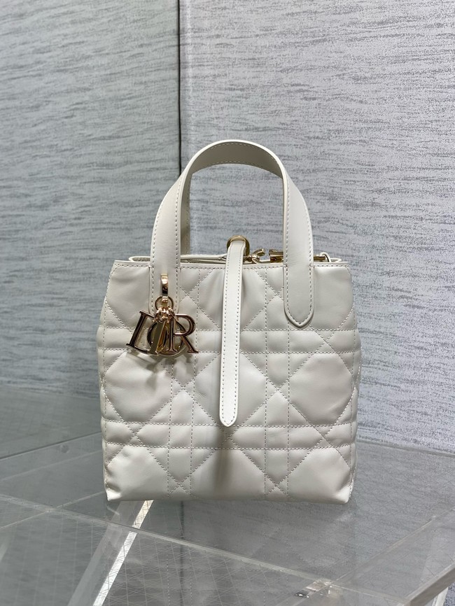 Small Dior Toujours Vertical Tote Bag Macrocannage Crinkled Calfskin M2835 white