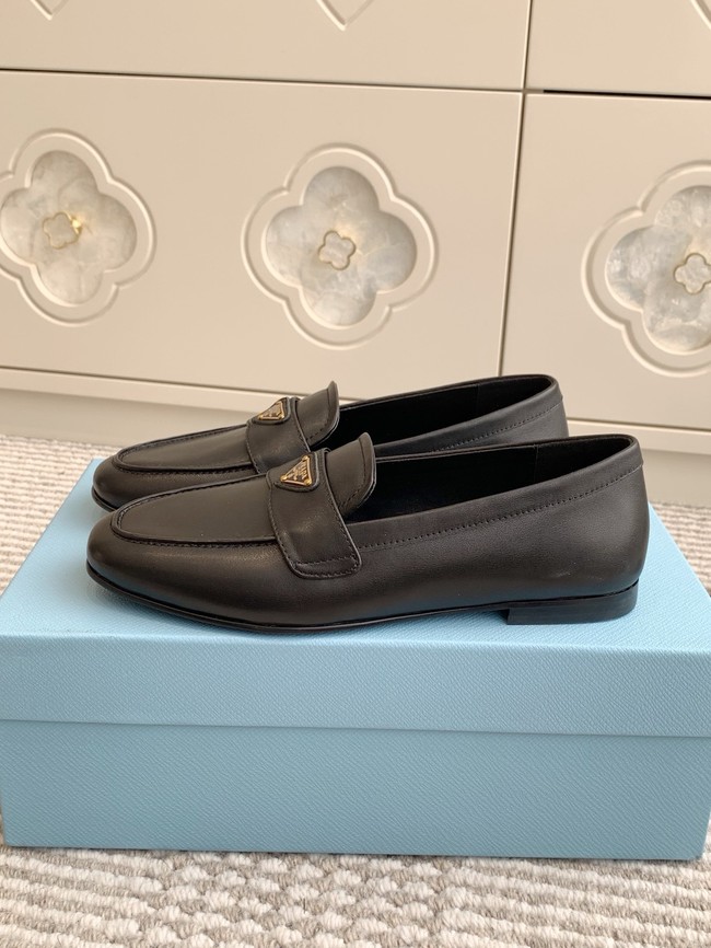Prada leather loafers 87199-7