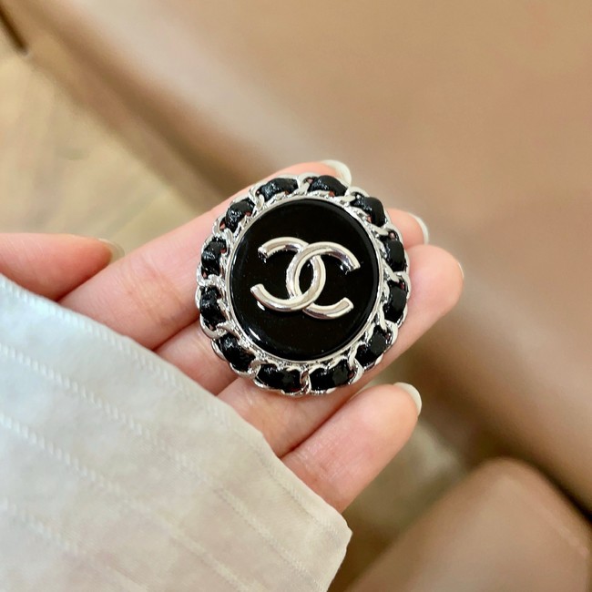 Chanel brooch CE81979