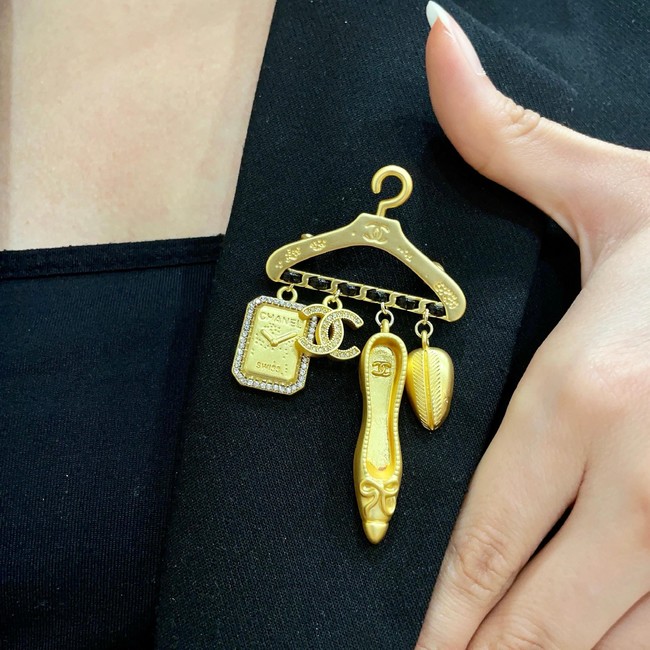 Chanel brooch CE81980
