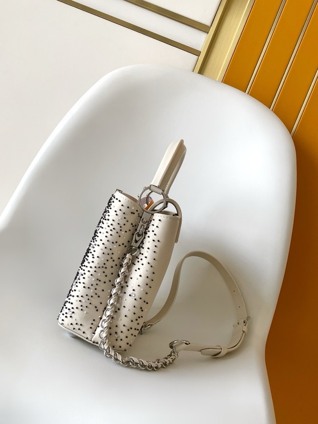 Louis Vuitton Capucines BB M12978 cream