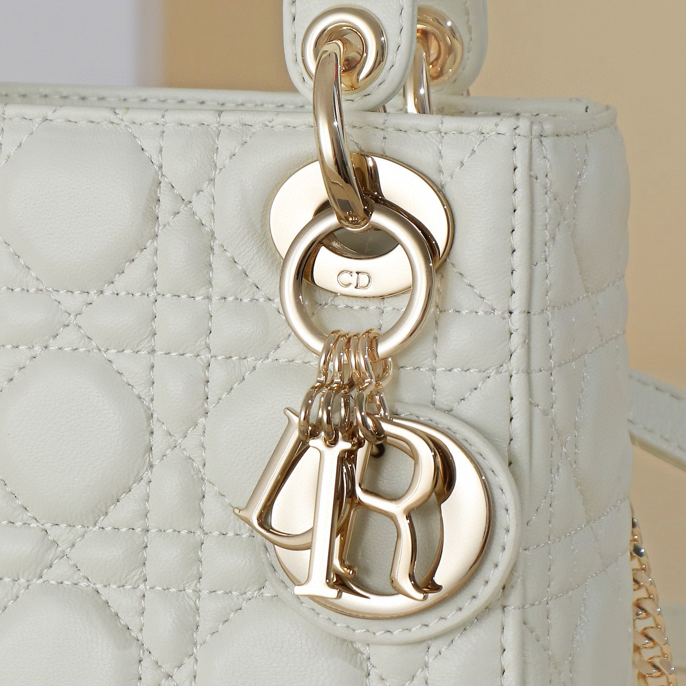 MINI LADY DIOR BAG Lambskin M0566OW white&gold