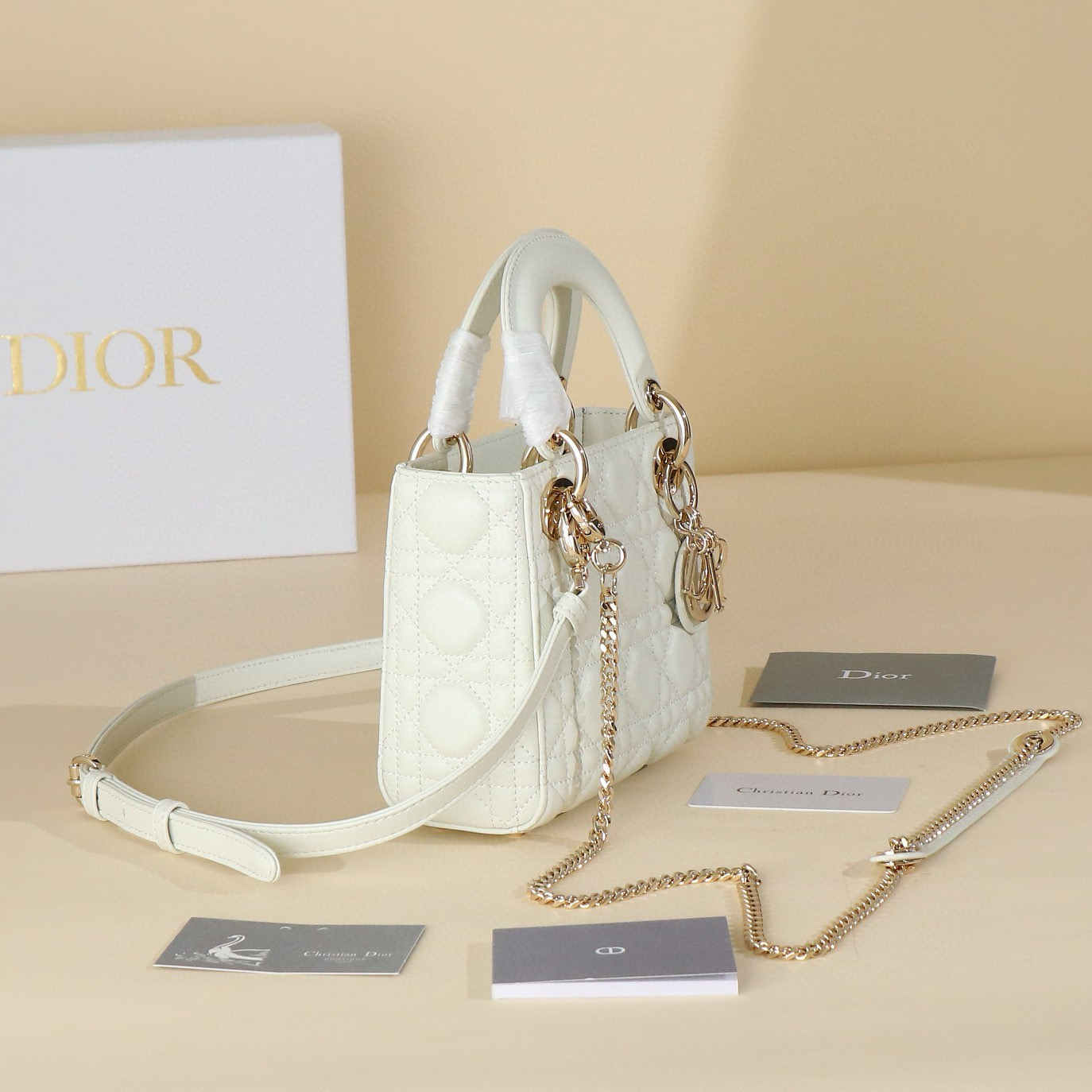 MINI LADY DIOR BAG Lambskin M0566OW white&gold