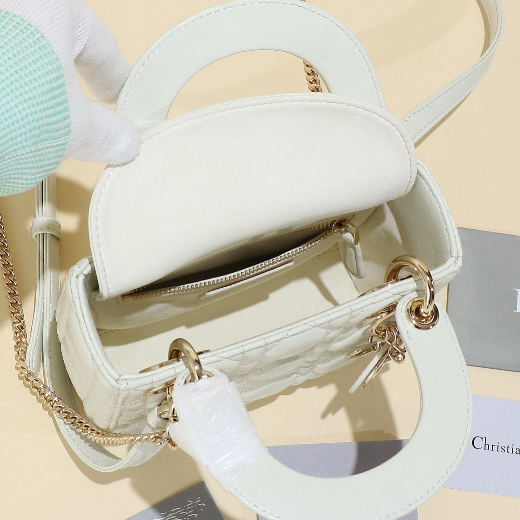 MINI LADY DIOR BAG Lambskin M0566OW white&gold