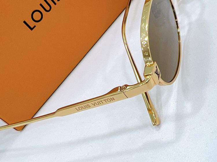 Louis Vuitton Sunglasses LVS00015-2