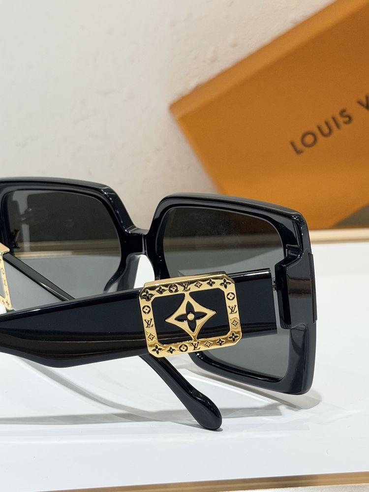Louis Vuitton Sunglasses LVS00020-1