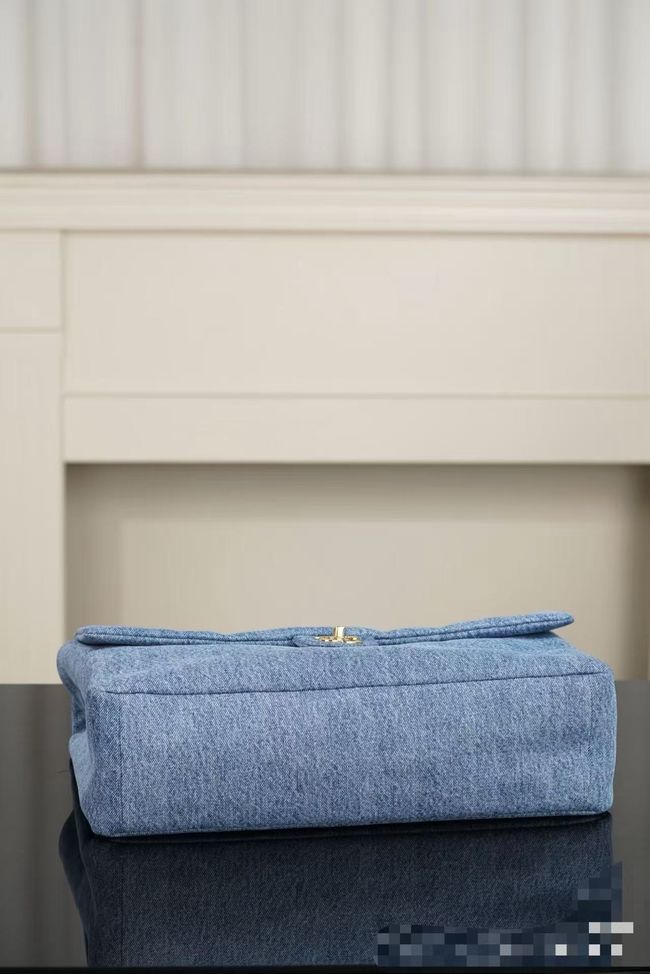 Chanel Maxi Flapbag Denim AS5640 Blue