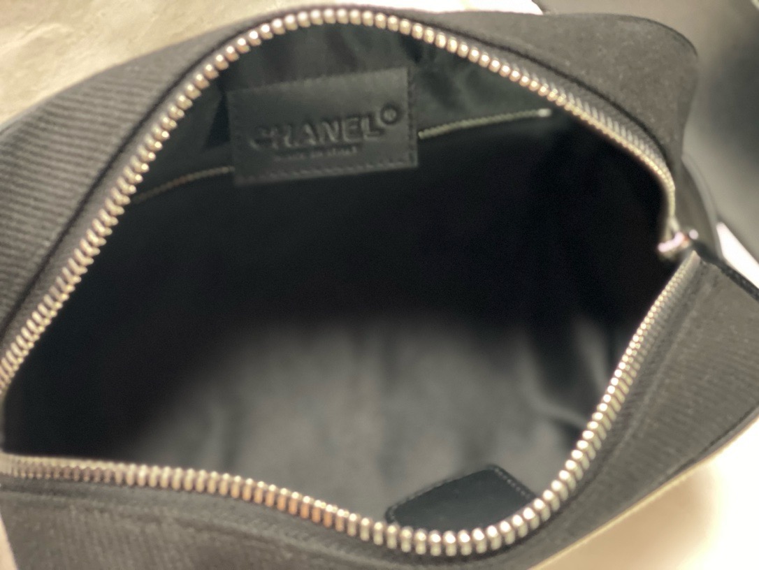 Chanel Large Zipped Pouch AP5267 Beige Chanel Large Zipped Pouch AP5267 Beige
