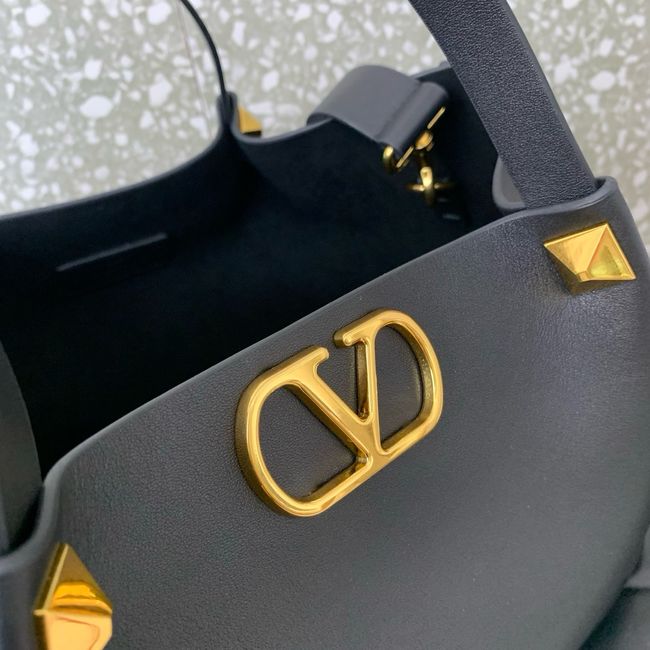 VALENTINO Medium Sheepskin Shoulder Bag 0112L black VALENTINO Medium Sheepskin Shoulder Bag 0112L black