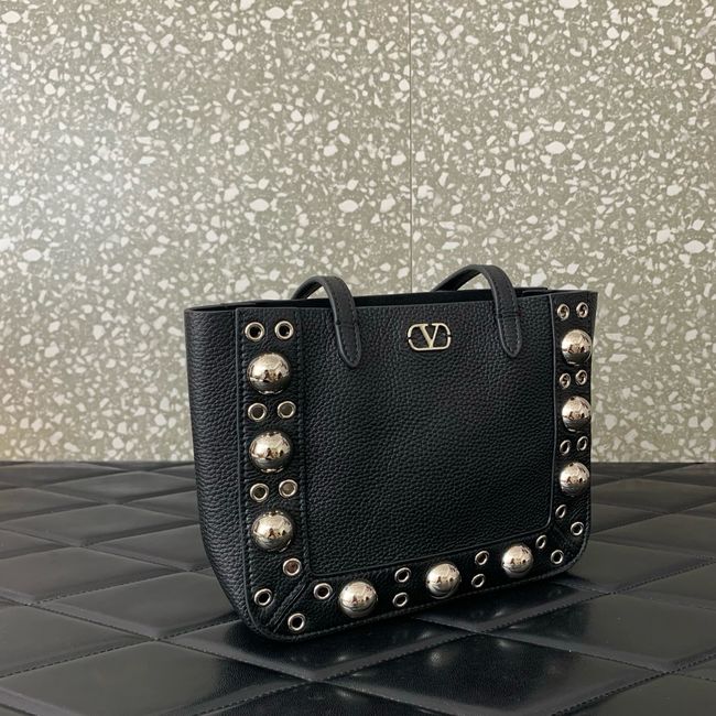VALENTINO NELLCOTE small Calfskin Handbag WB0R78 black