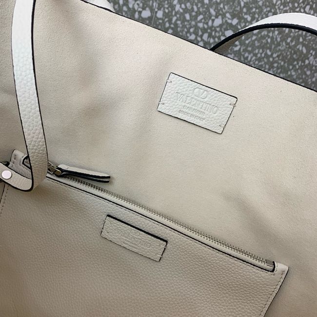 VALENTINO NELLCOTE Medium Calfskin Handbag WB0R79 WHITE VALENTINO NELLCOTE Medium Calfskin Handbag WB0R79 WHITE