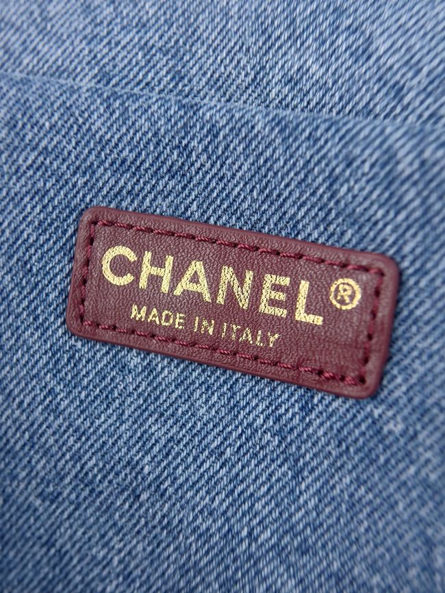 CHANEL Maxi Flapbag AS6233 denim blue