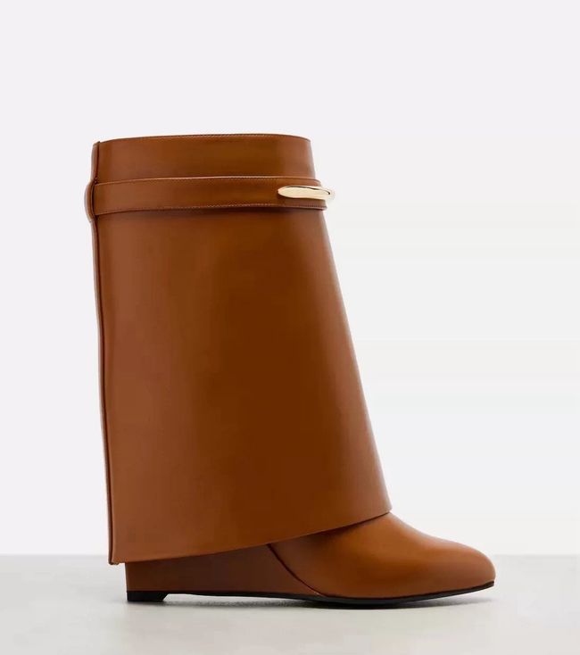 Givenchy Mid-Calf Boots Shiny Calfskin high heels 8.5CM 65260-6 Givenchy Mid-Calf Boots Shiny Calfskin high heels 8.5CM 65260-6