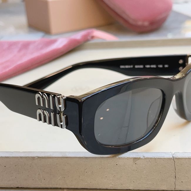MiuMiu Sunglasses 821486-1