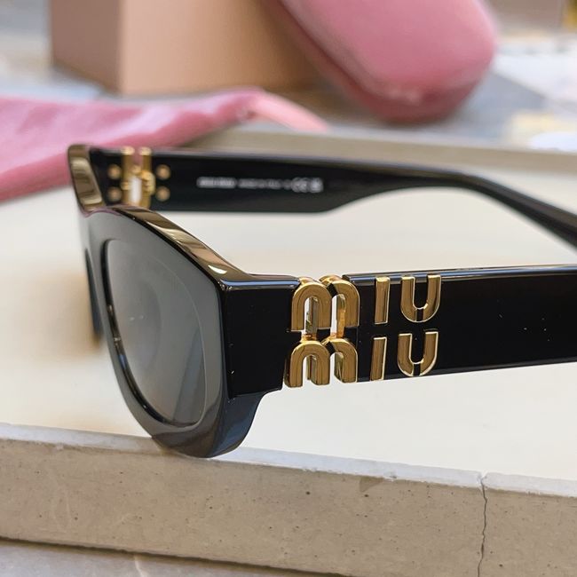 MiuMiu Sunglasses 821486-3