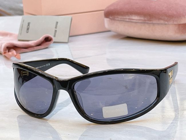 MiuMiu Sunglasses 821487-4