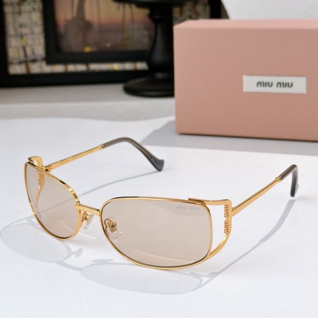 MiuMiu Sunglasses 821490-4