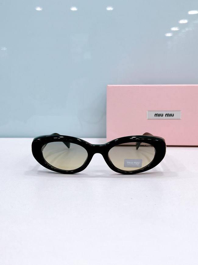 MiuMiu Sunglasses 821492-5