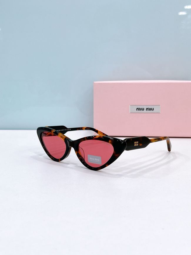 MiuMiu Sunglasses 821493-5