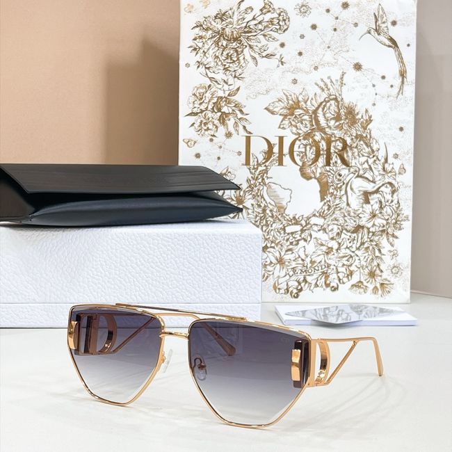 Dior Sunglasses 821533-4