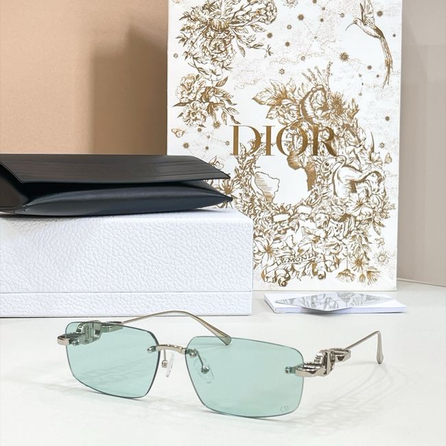 Dior Sunglasses 821534-4