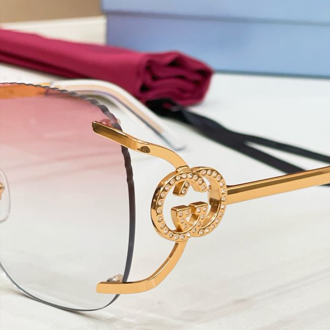 Gucci Sunglasses 821535-6
