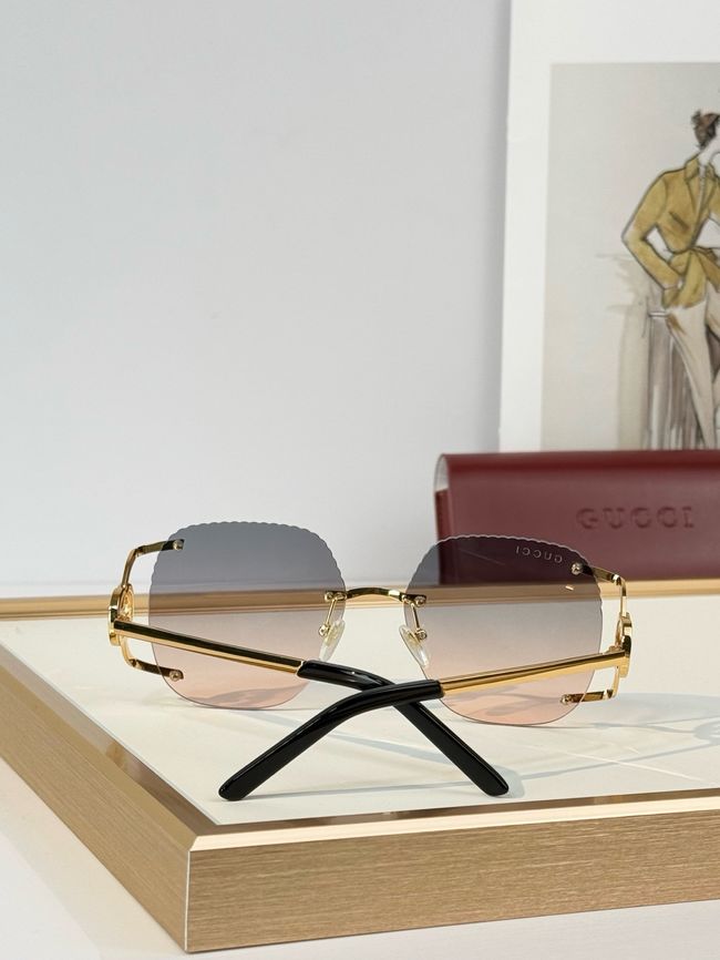 Gucci Sunglasses 821547-6