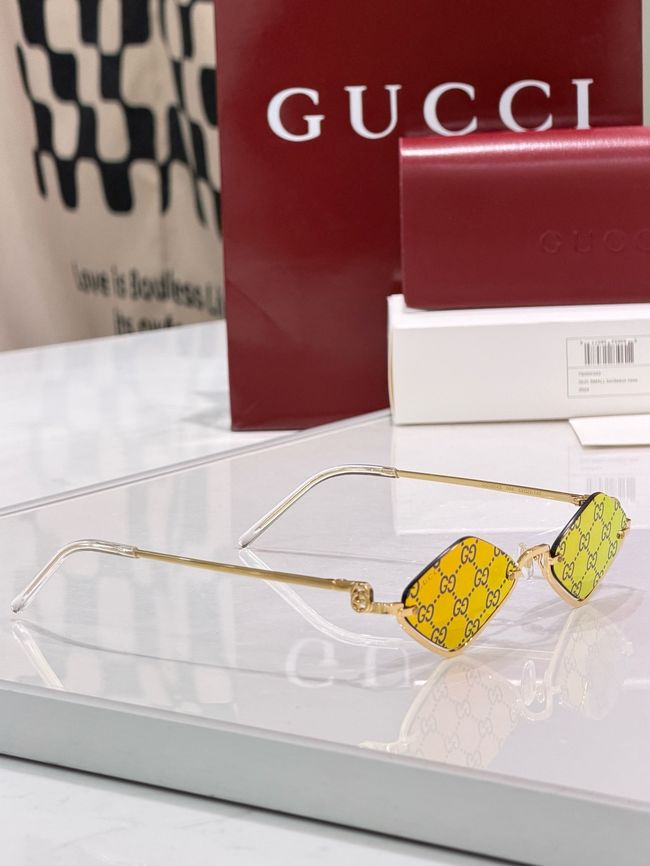 Gucci Sunglasses 821558-4