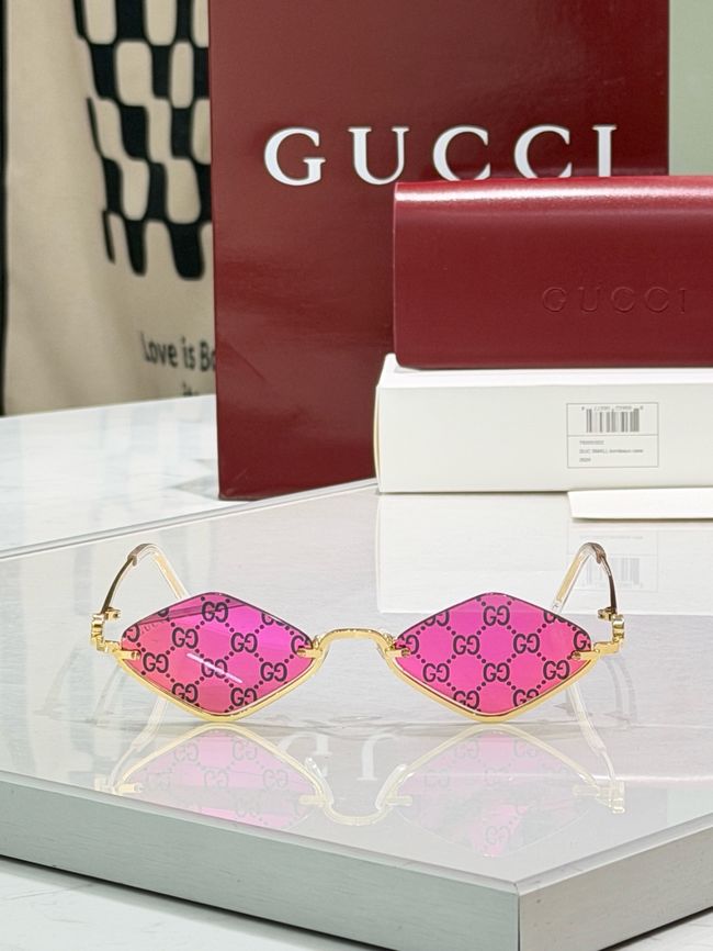 Gucci Sunglasses 821558-4