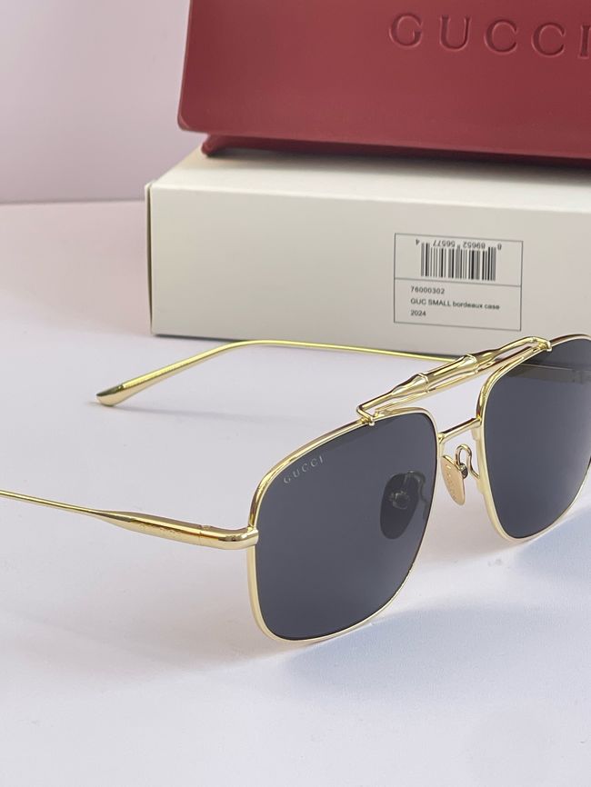 Gucci Sunglasses 821562-3
