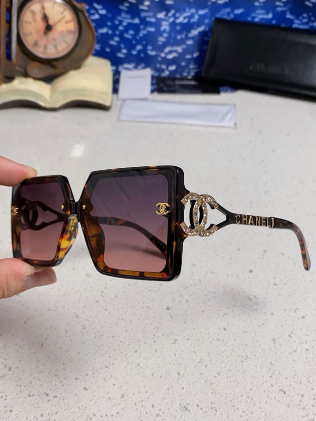 Chanel Sunglasses 821627-2